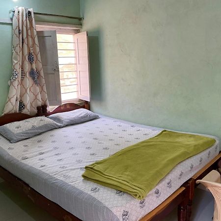 Kalyan Hotel Hampi Bagian luar foto