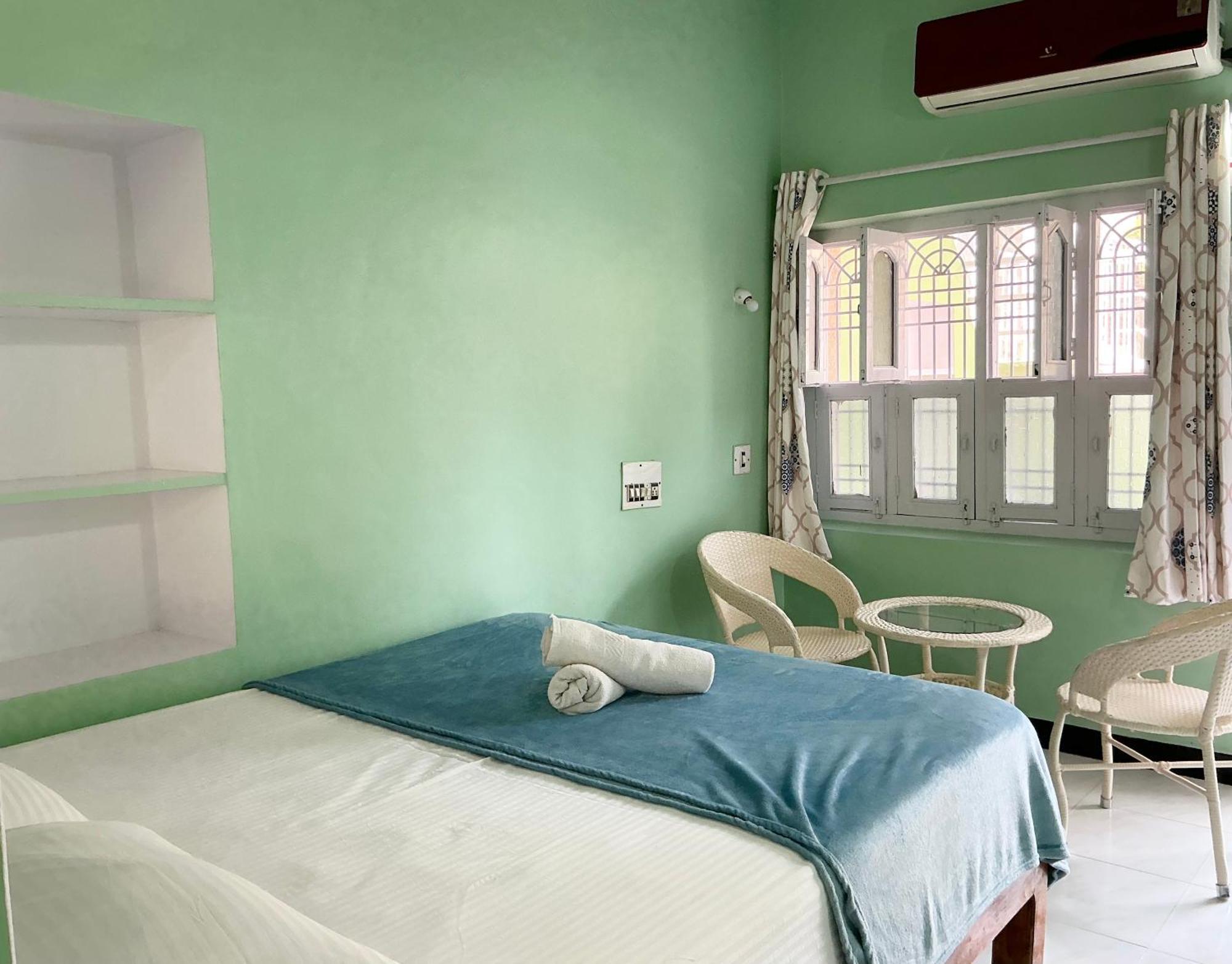 Kalyan Hotel Hampi Bagian luar foto