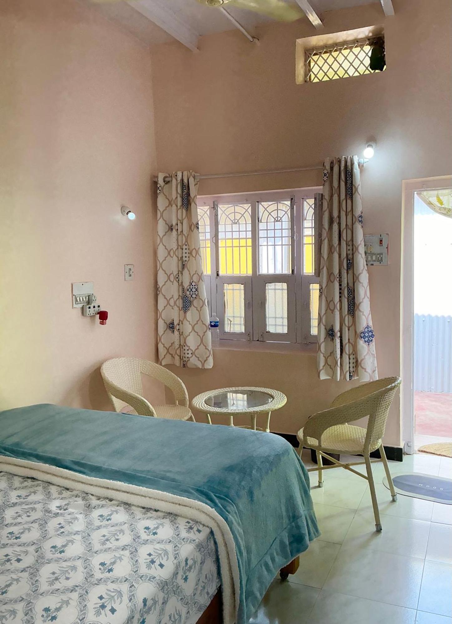 Kalyan Hotel Hampi Bagian luar foto
